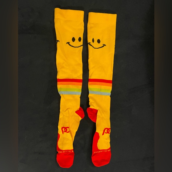 PRO Compression Smiley Face Socks - Picture 1 of 4